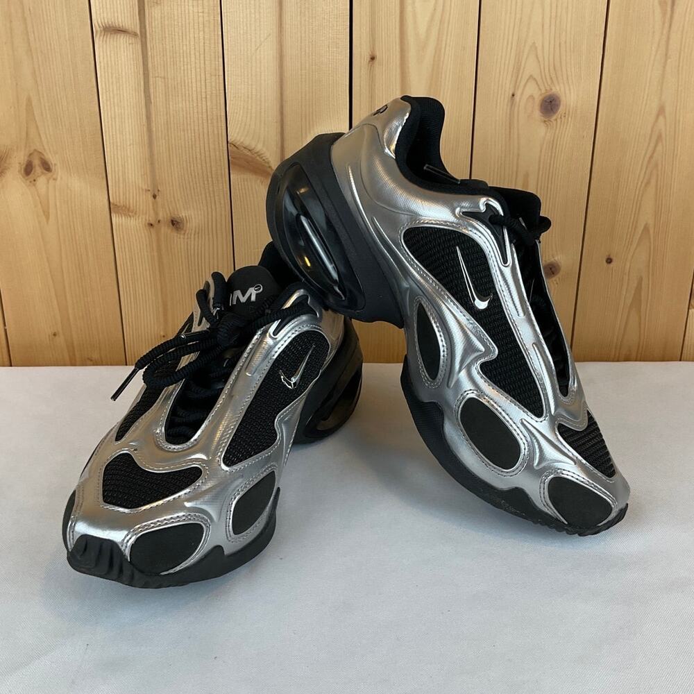 Nike Women's Air Max Muse Sneaker, Silver/Black - Size 7.5